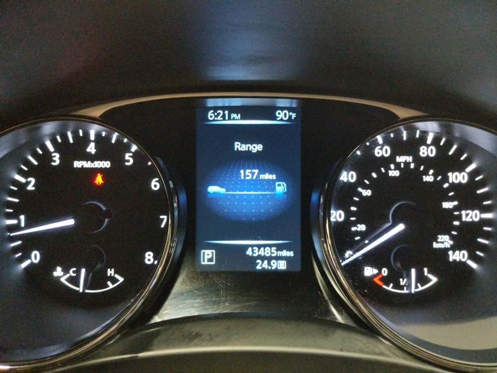 2016 Nissan Rogue - Odometer Close Up