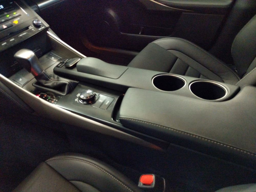2014 Lexus IS 250 - Center Console/Cup Holders