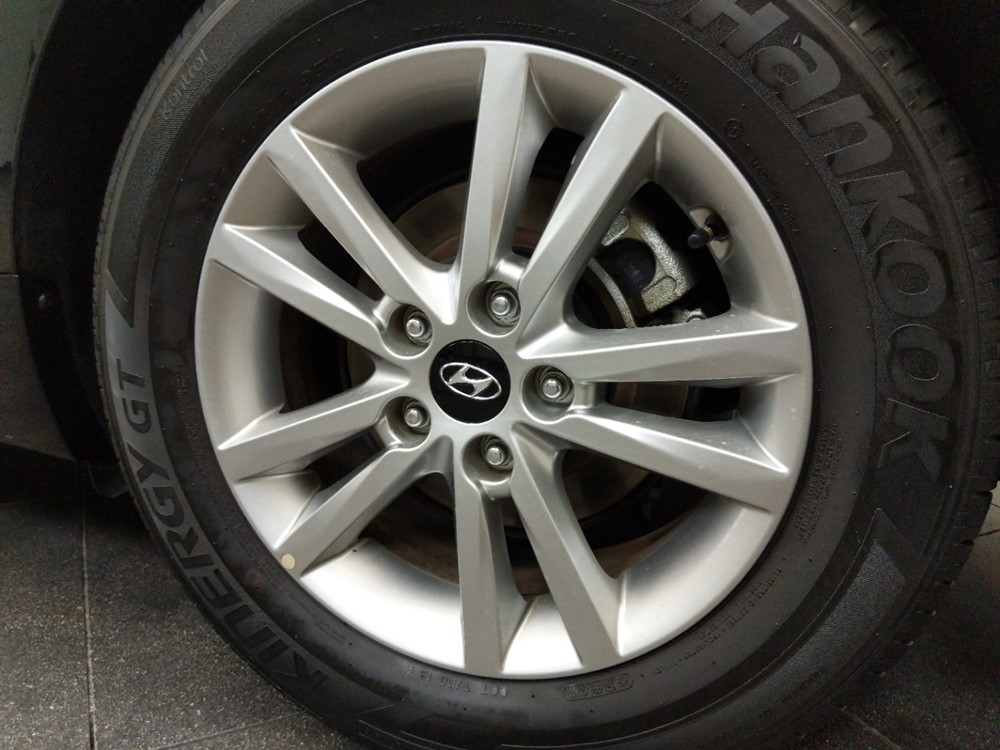 2017 Hyundai Sonata - Wheel