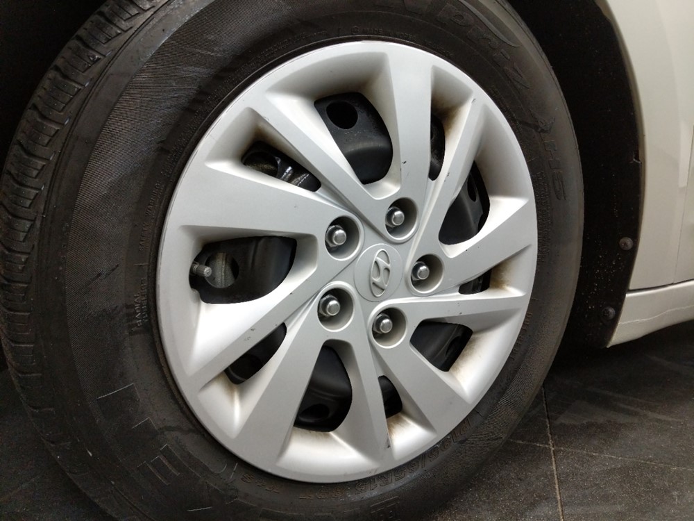 2017 Hyundai Elantra - Wheel