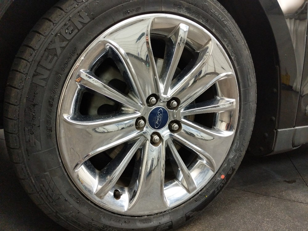 2011 Ford Taurus - Wheel