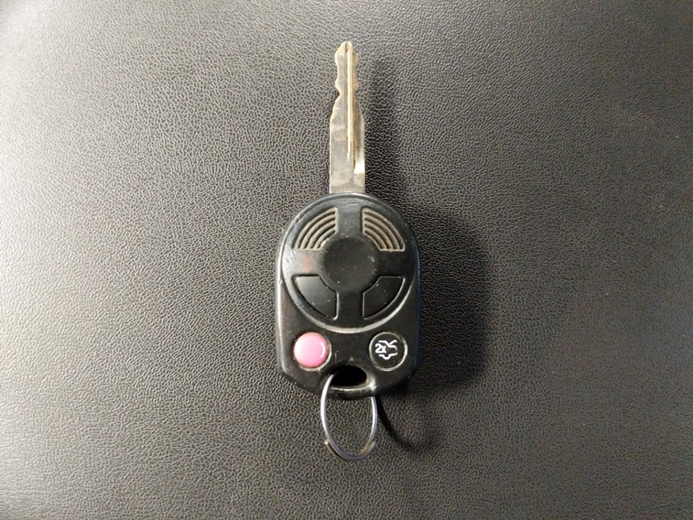 2011 Ford Taurus - Keys