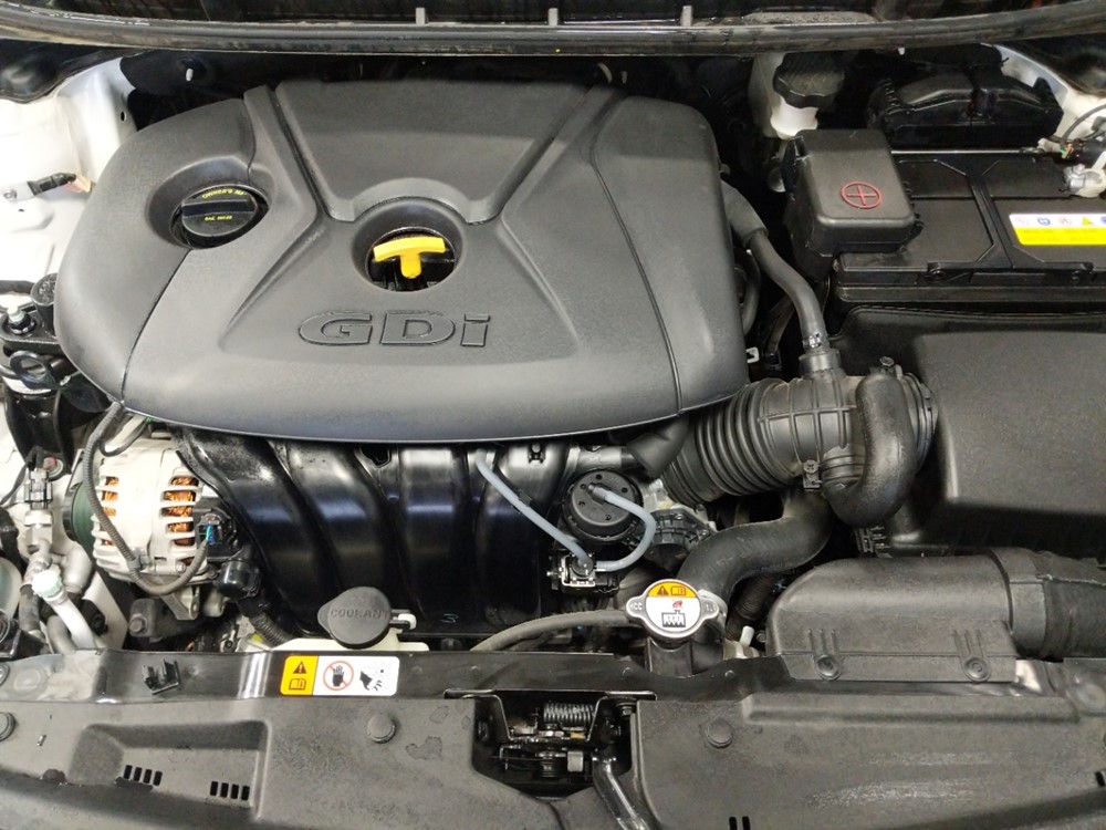 2017 Hyundai Elantra - Engine