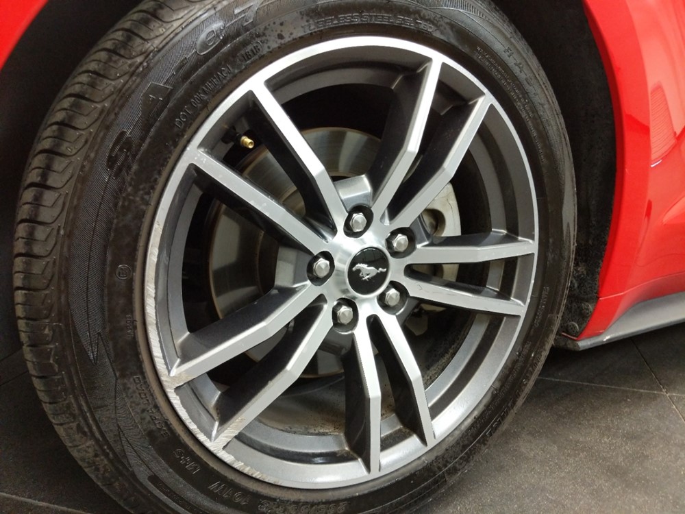 2017 Ford Mustang - Wheel