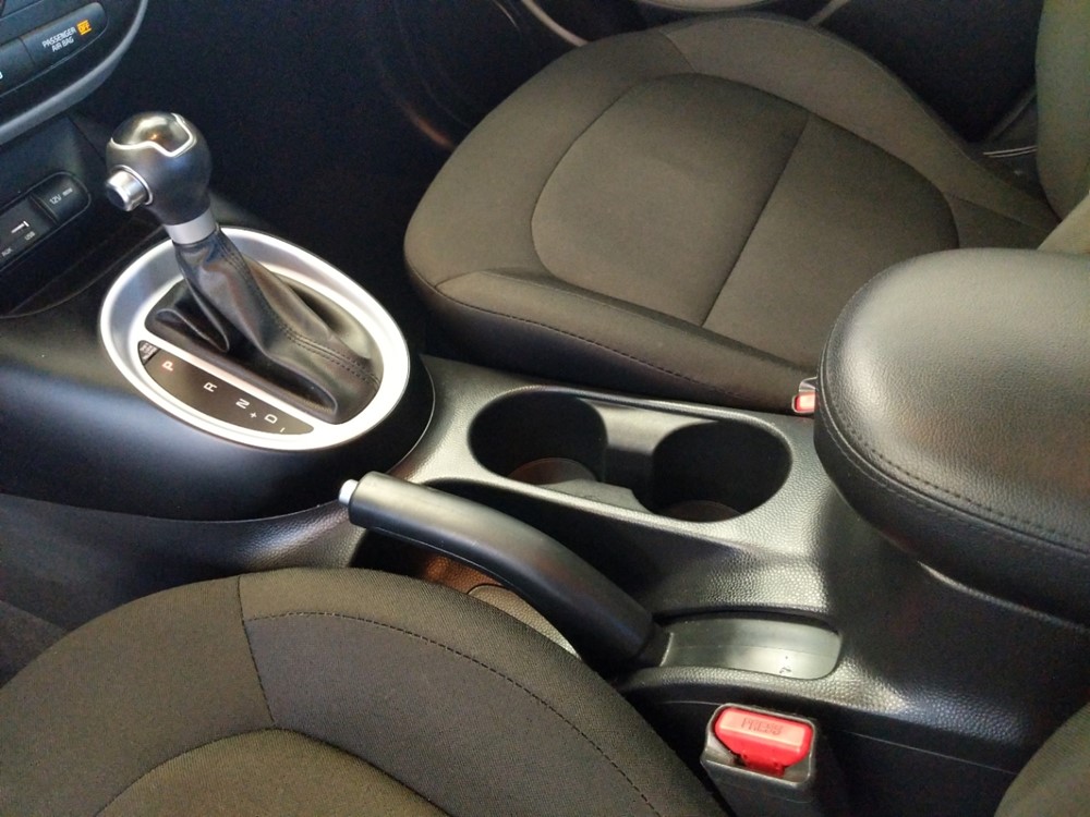 2016 Kia Soul - Center Console/Cup Holders