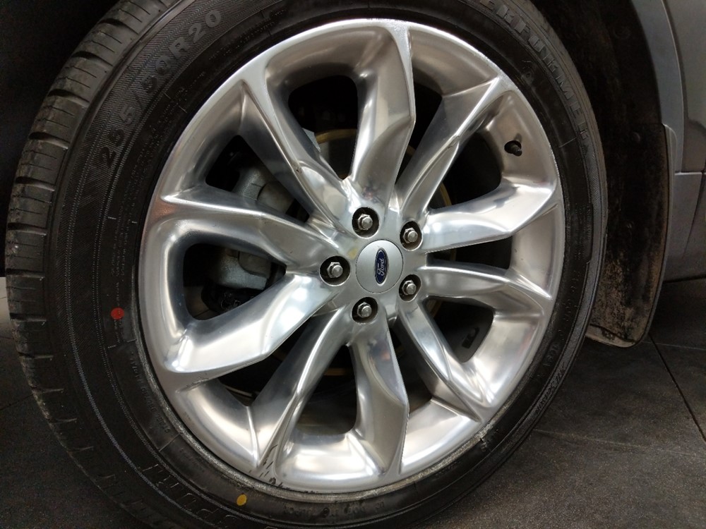 2012 Ford Explorer - Wheel