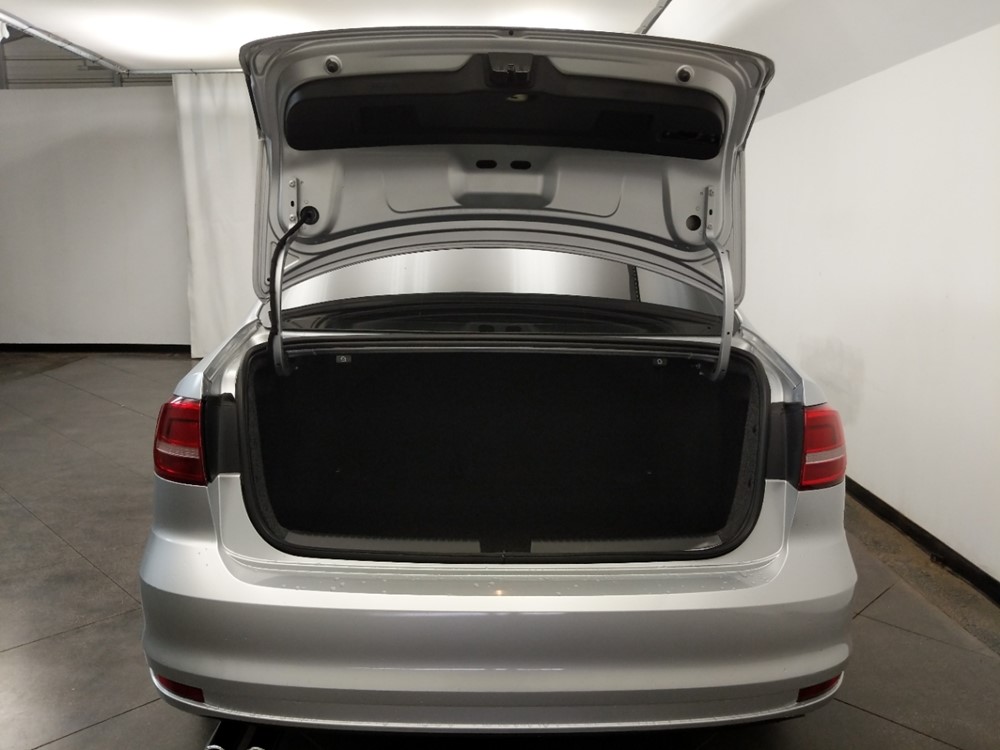 2015 Volkswagen Jetta - Trunk