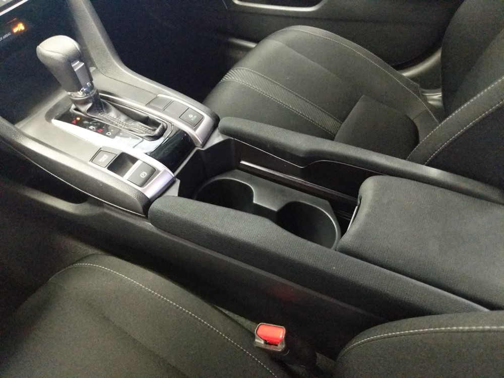2017 Honda Civic - Center Console/Cup Holders