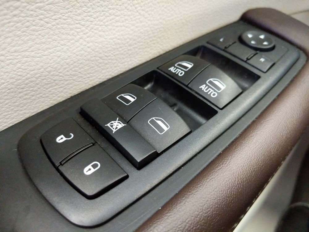 2017 Chrysler Pacifica - Driver Power Windows/Lock Control