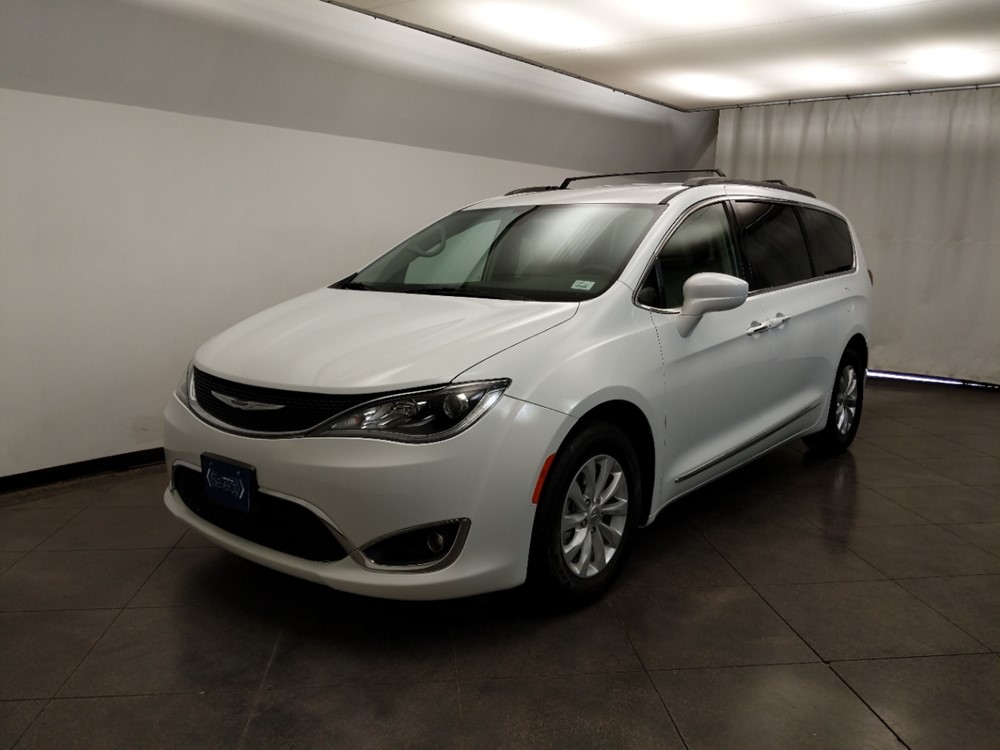 2017 Chrysler Pacifica - Driver Front Bumper