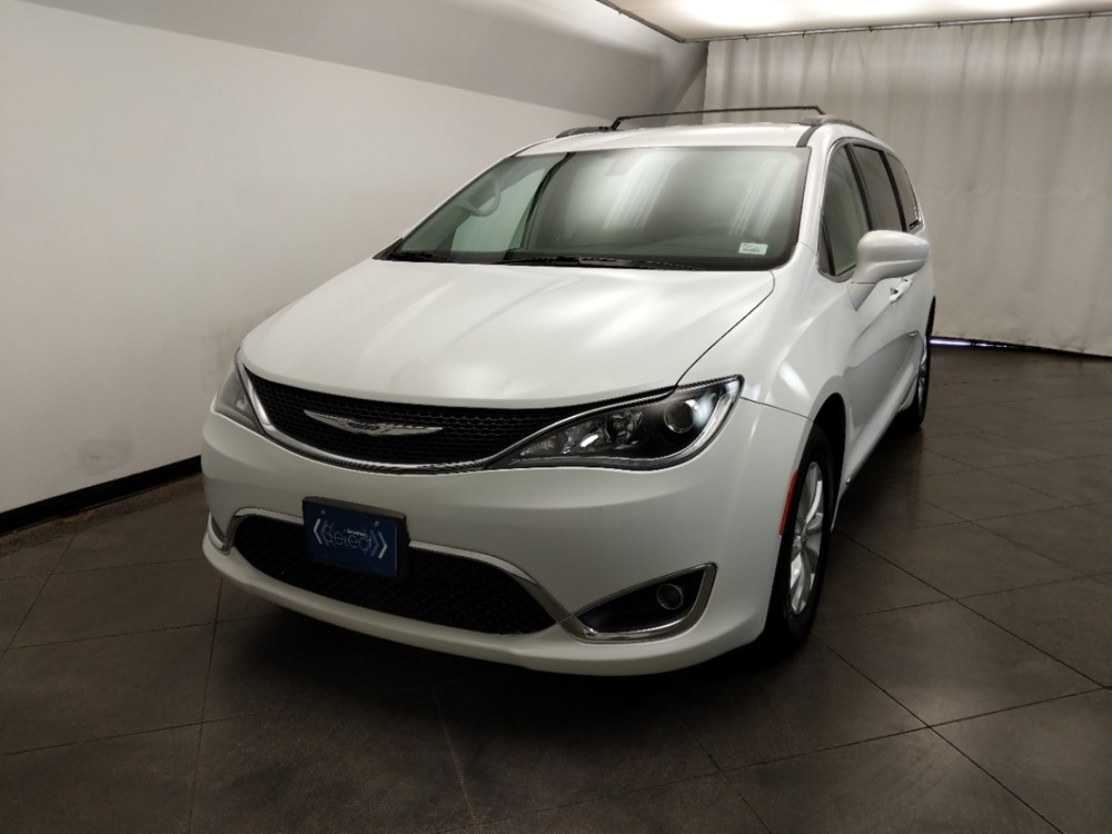 2017 Chrysler Pacifica - Driver Front Hood
