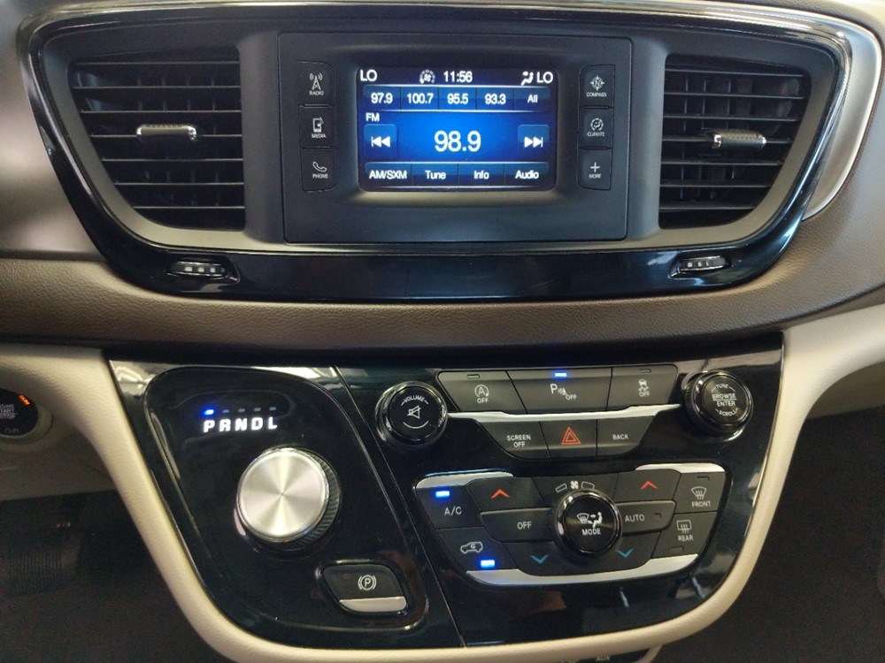 2017 Chrysler Pacifica - Stereo Package