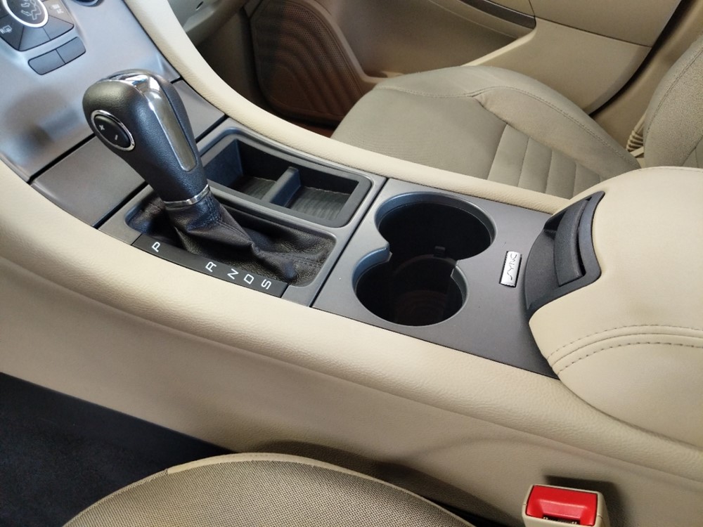 2015 Ford Taurus - Center Console/Cup Holders