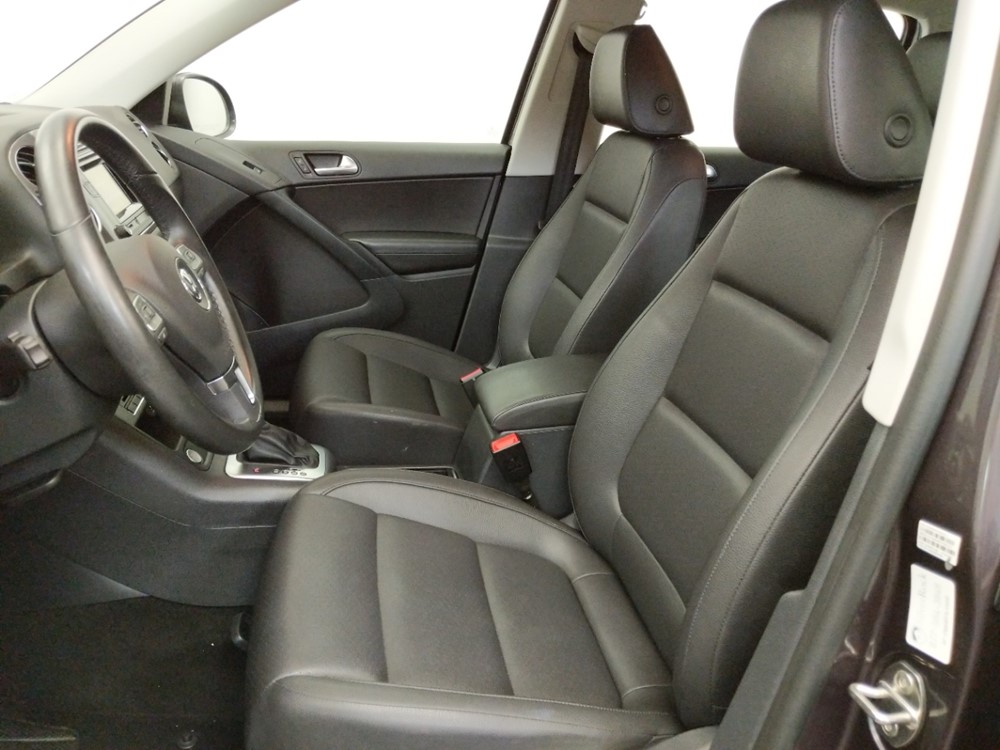 2016 Volkswagen Tiguan - Driver Front Seat