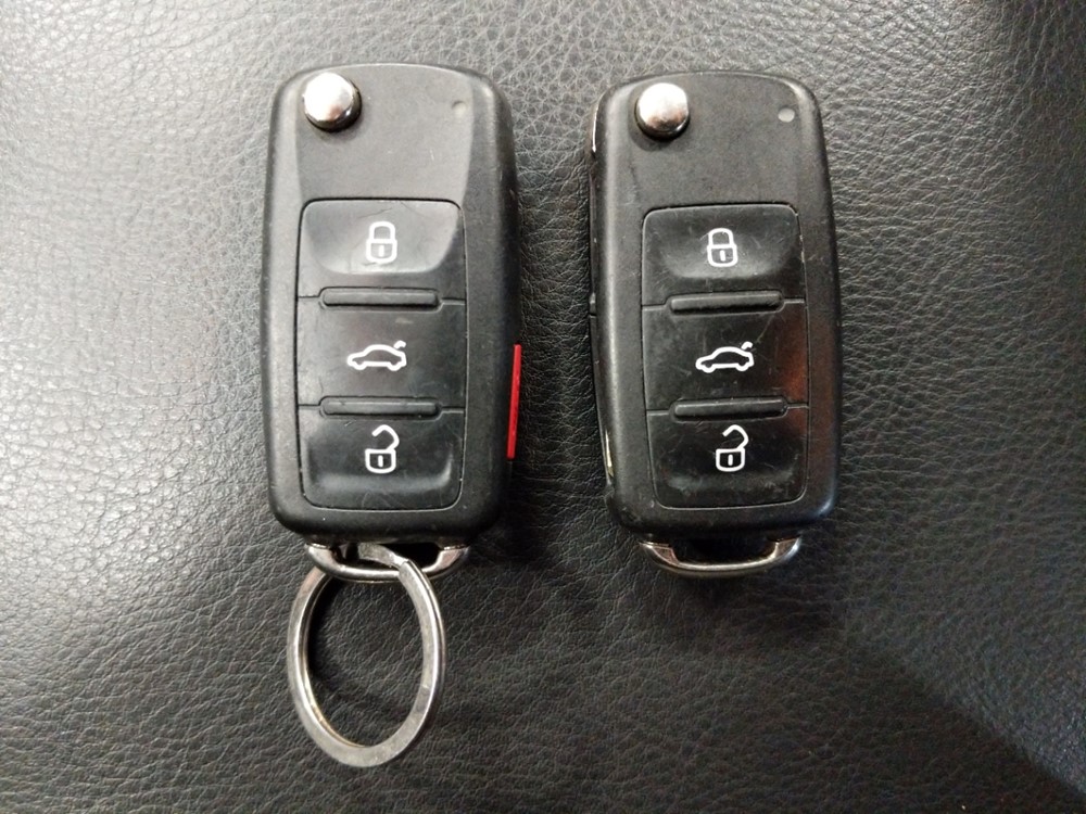 2016 Volkswagen Tiguan - Keys