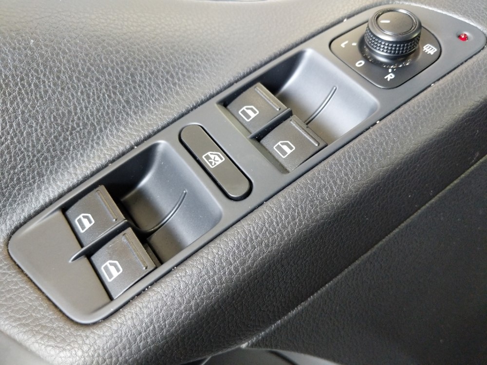 2016 Volkswagen Tiguan - Driver Power Windows/Lock Control
