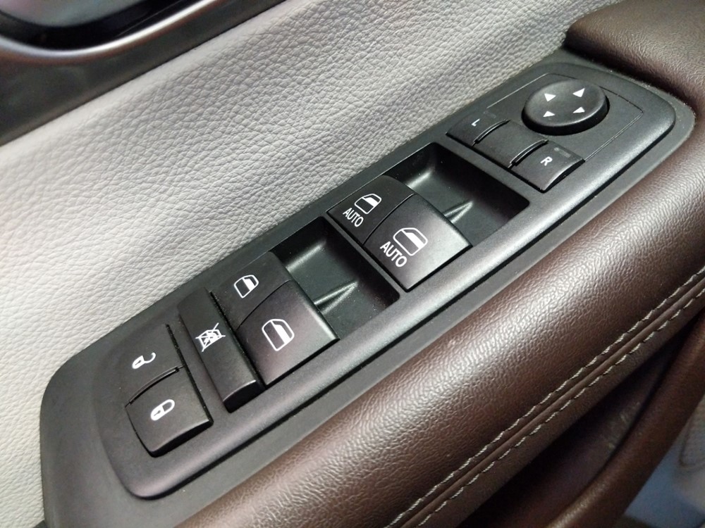 2017 Chrysler Pacifica - Driver Power Windows/Lock Control