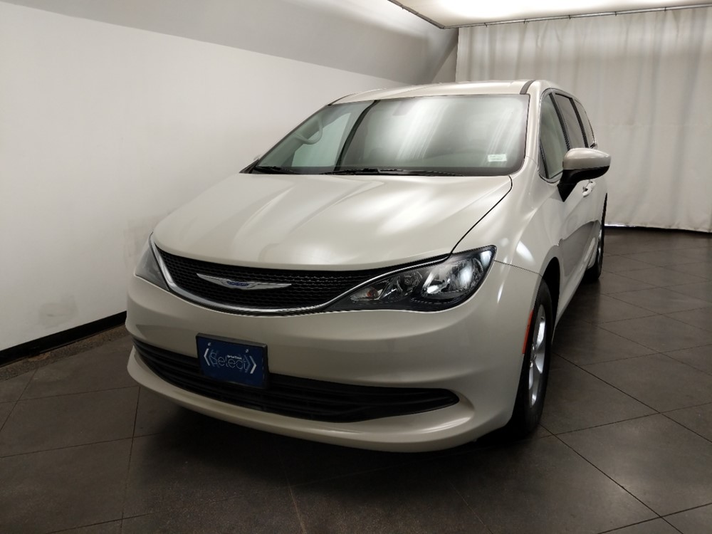 2017 Chrysler Pacifica - Driver Front Hood