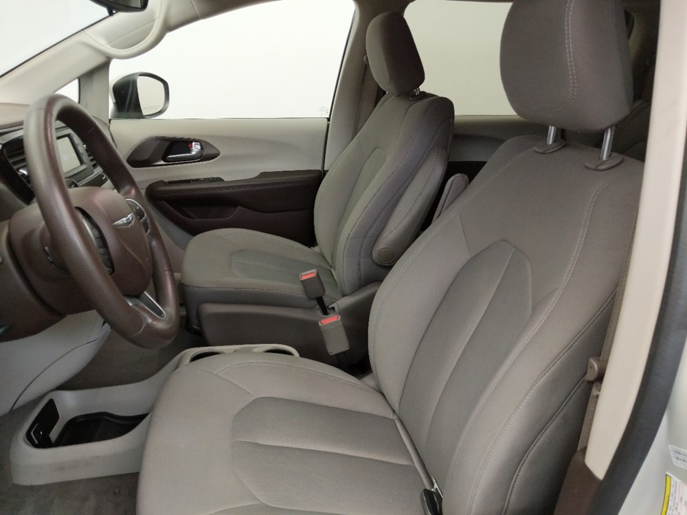 2017 Chrysler Pacifica - Driver Front Seat