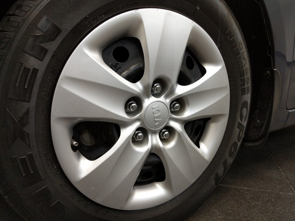 2016 Kia Forte - Wheel