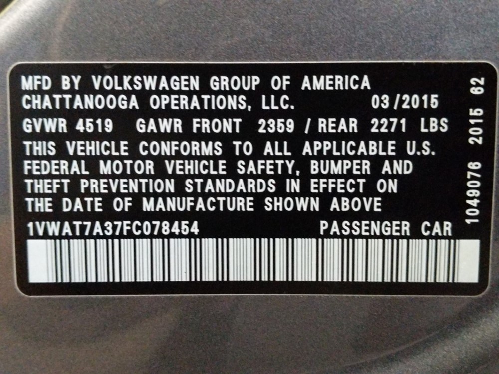 2015 Volkswagen Passat - VIN Plate