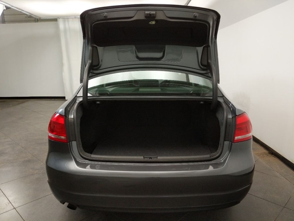 2015 Volkswagen Passat - Trunk
