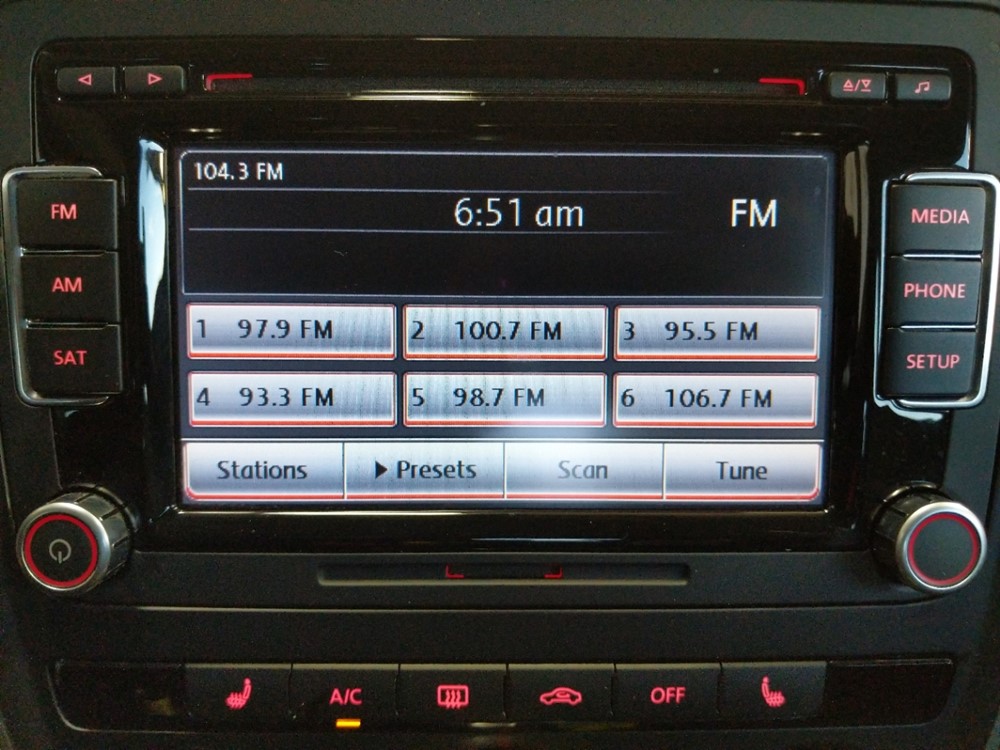 2015 Volkswagen Passat - Stereo Package