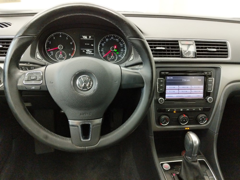 2015 Volkswagen Passat - Driver Dash