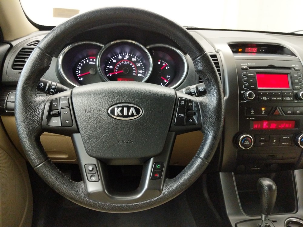 2011 Kia Sorento - Driver Dash