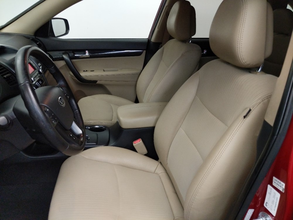 2011 Kia Sorento - Driver Front Seat