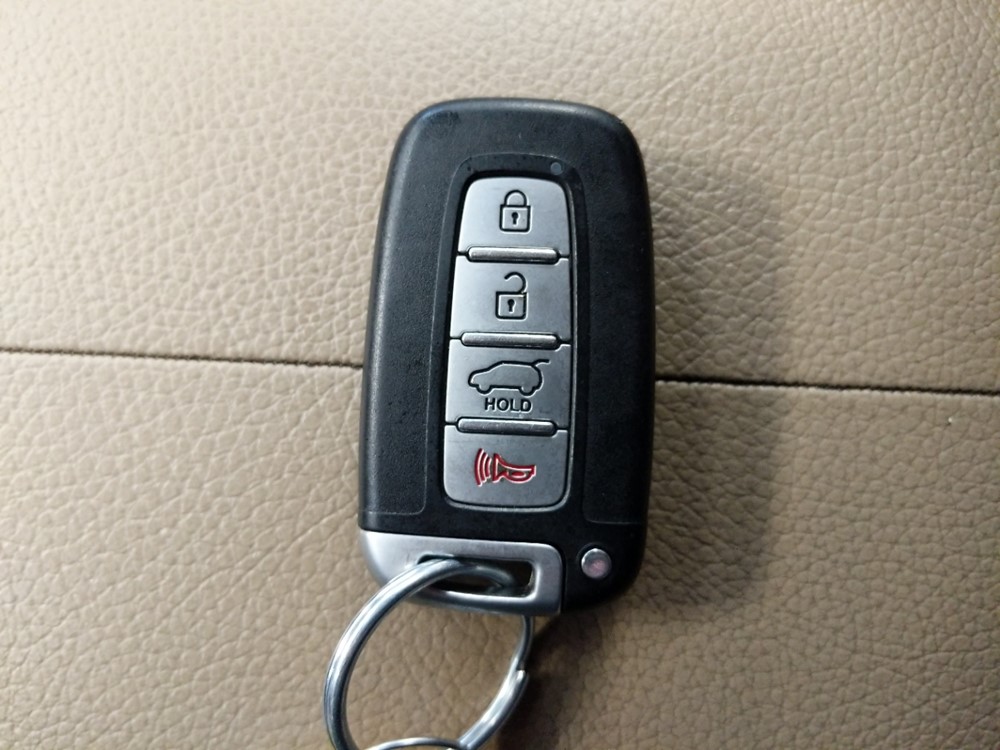 2011 Kia Sorento - Keys