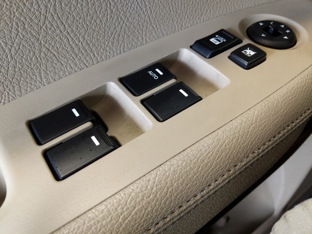 2011 Kia Sorento - Driver Power Windows/Lock Control