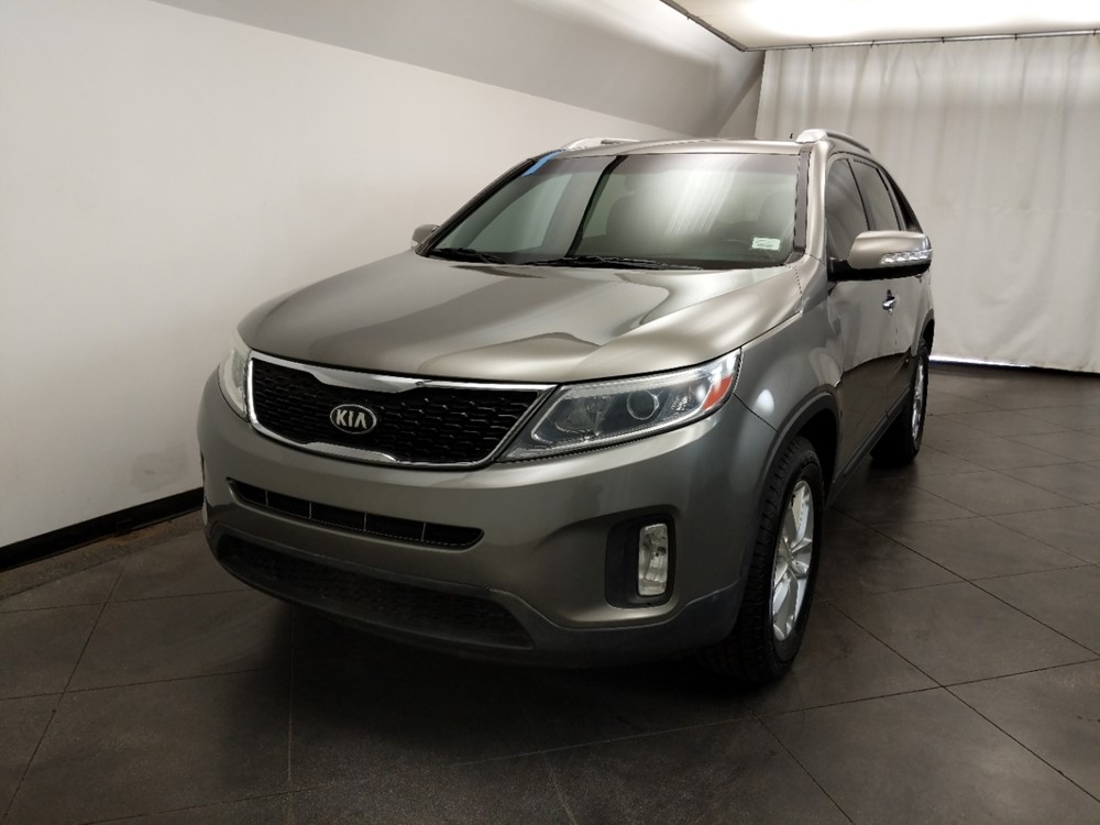 2015 Kia Sorento - Driver Front Hood