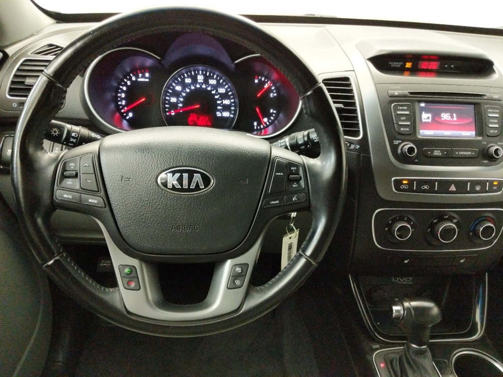 2015 Kia Sorento - Driver Dash