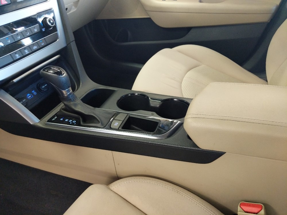 2015 Hyundai Sonata - Center Console/Cup Holders