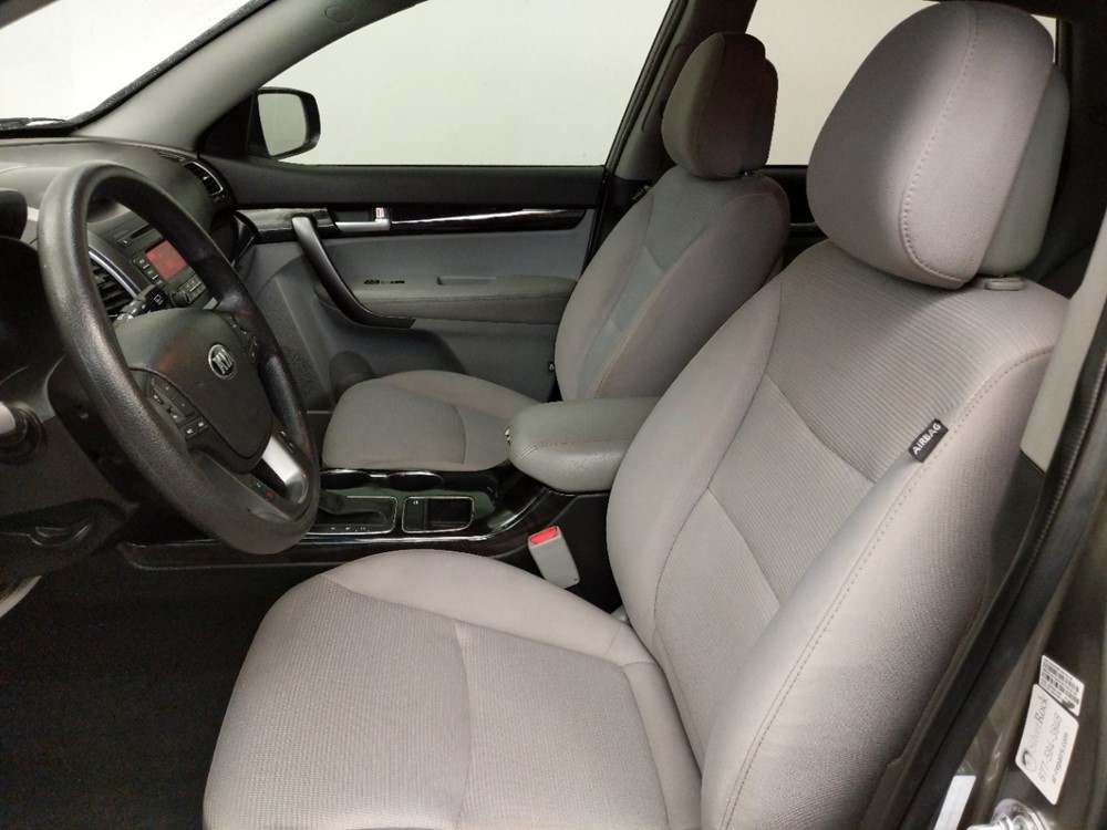 2014 Kia Sorento - Driver Front Seat