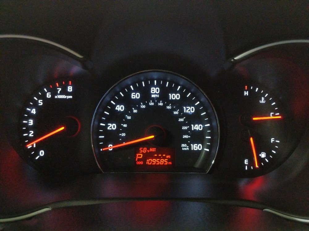 2014 Kia Sorento - Odometer Close Up