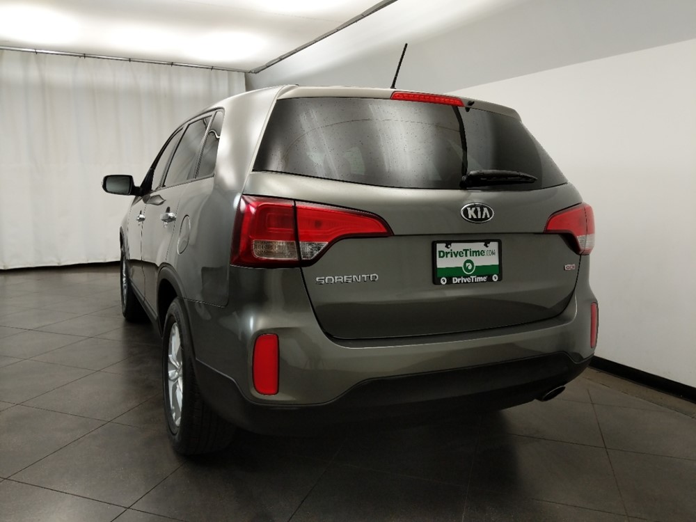 2014 Kia Sorento - Driver Rear Trunk