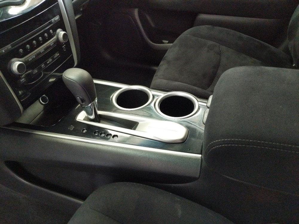 2016 Nissan Pathfinder - Center Console/Cup Holders