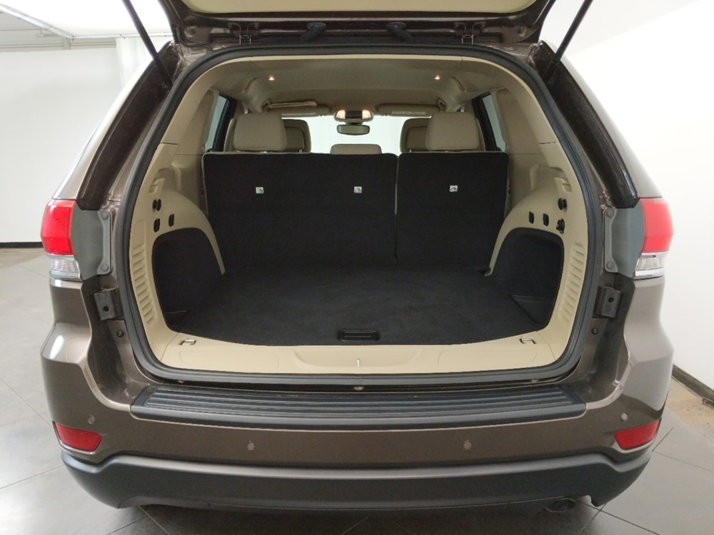 2017 Jeep Grand Cherokee - Trunk