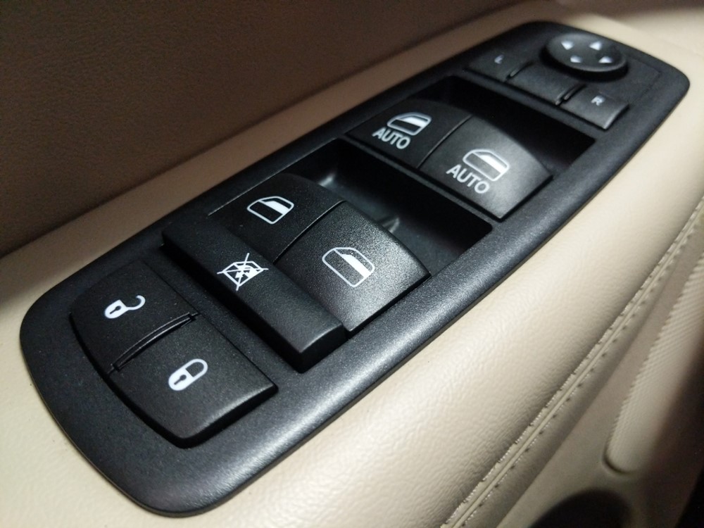 2017 Jeep Grand Cherokee - Driver Power Windows/Lock Control