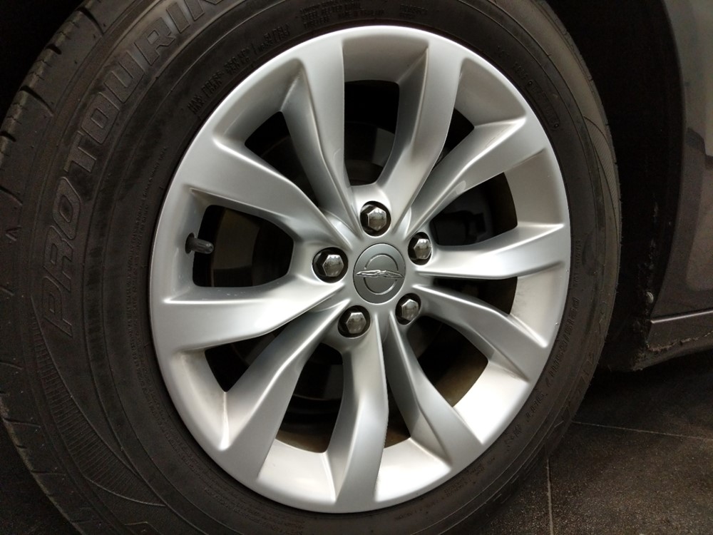 2016 Chrysler 300 - Wheel