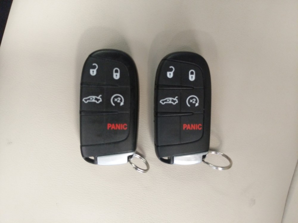 2016 Chrysler 300 - Keys