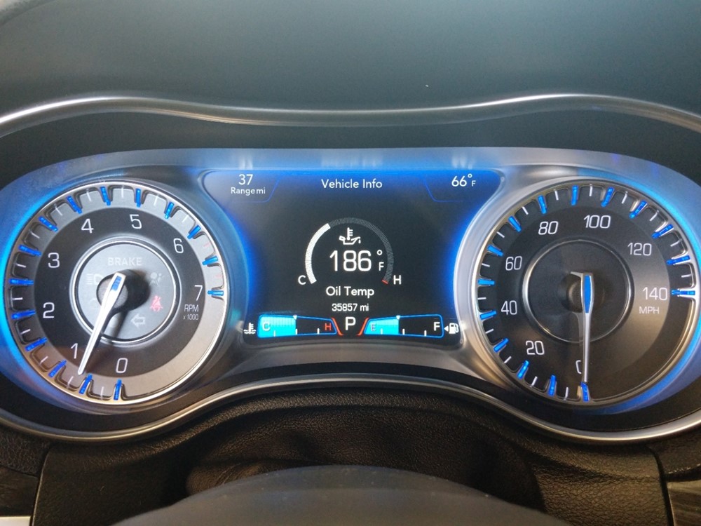 2016 Chrysler 300 - Odometer Close Up