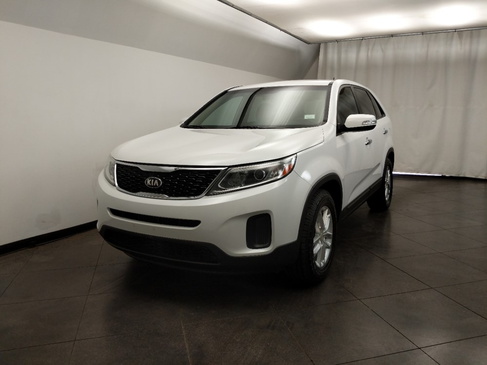 2014 Kia Sorento - Driver Front Hood