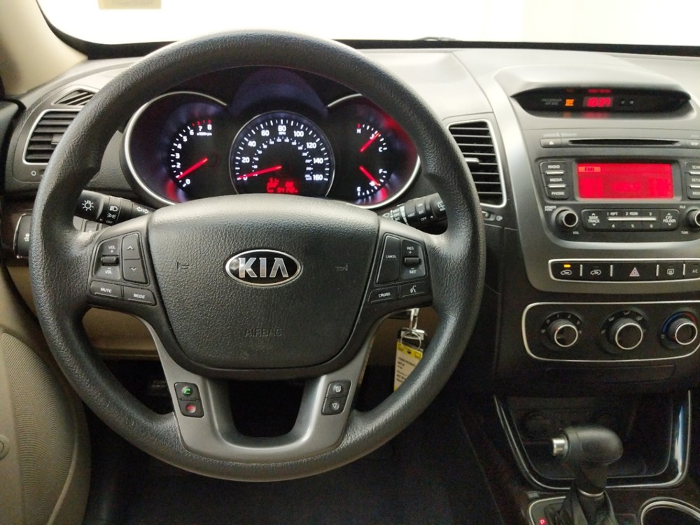 2014 Kia Sorento - Driver Dash