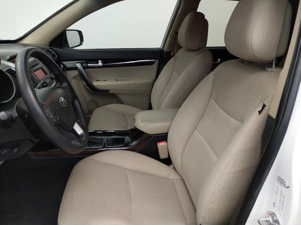2014 Kia Sorento - Driver Front Seat