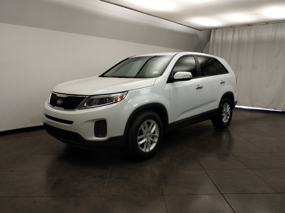 2014 Kia Sorento - Driver Front Bumper