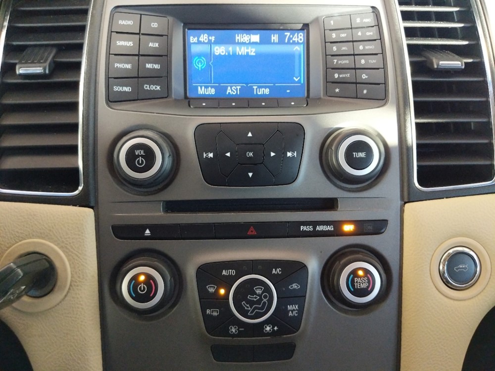 2014 Ford Taurus - Stereo Package