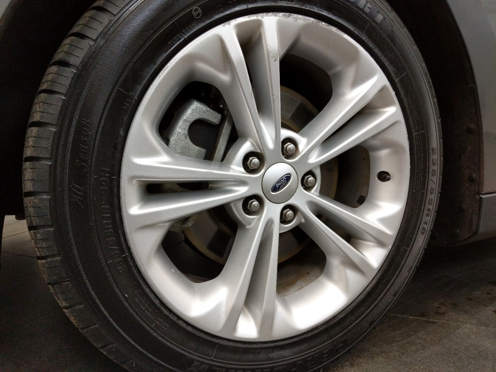 2014 Ford Taurus - Wheel